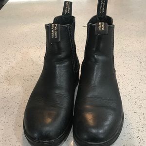 BLUNDSTONE Black Women’s Cut Size 5.5 (CDN 8.5)
